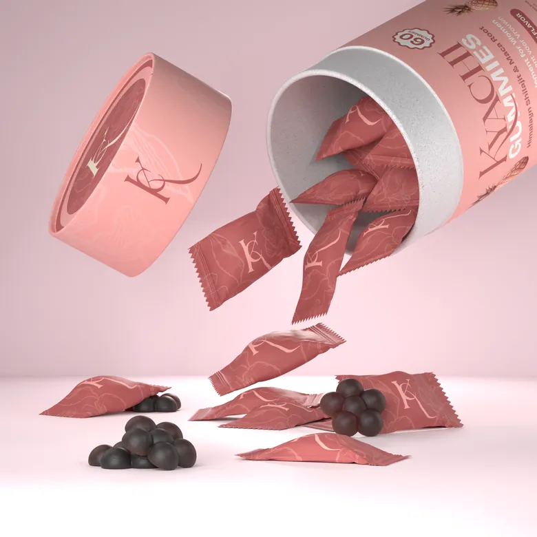 Tube Kyachi renversé, sachets emballés individuellement et gummies s'en échappant, rendu 3D par Mira Visions
