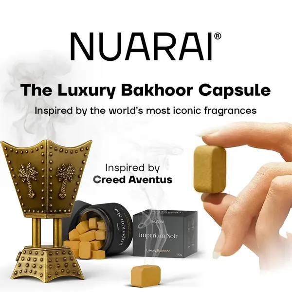 Création de campagne bakhoor Nuarai en anglais, le brûle-parfum et le charbon face au packaging, direction artistique par Mira Visions