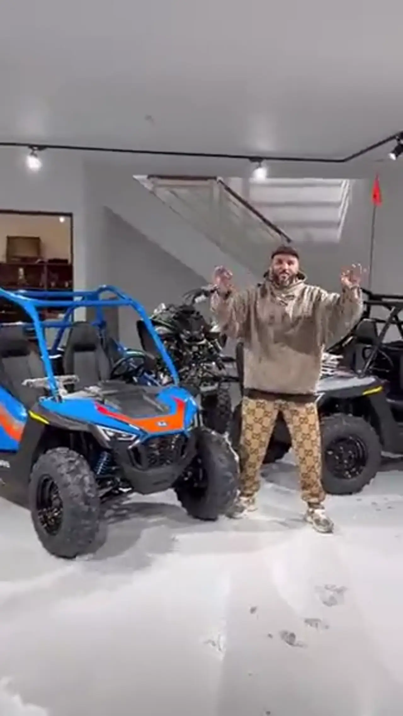 Reel RapideScooter : la rangée de scooters